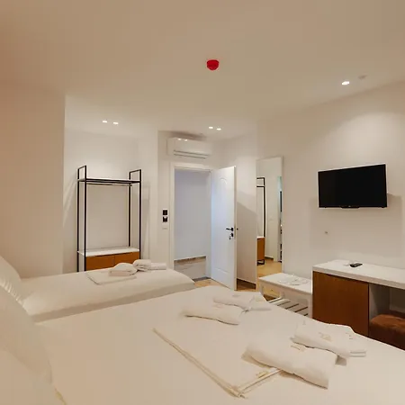 Renato Hotel