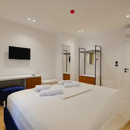 Renato Hotel Ksamil