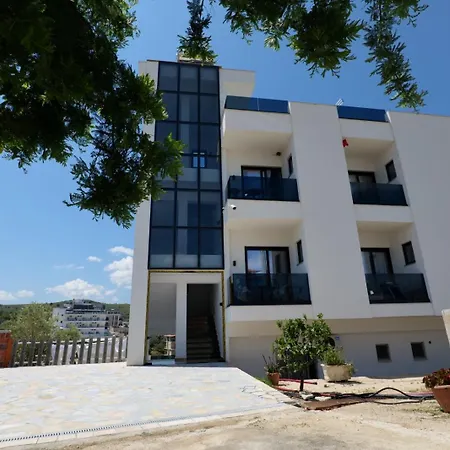 Renato Hotel 3*