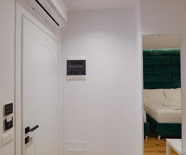 Renato Hotell Ksamil