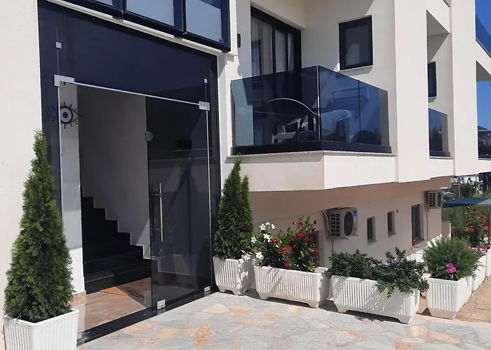 Renato 3* كساميل